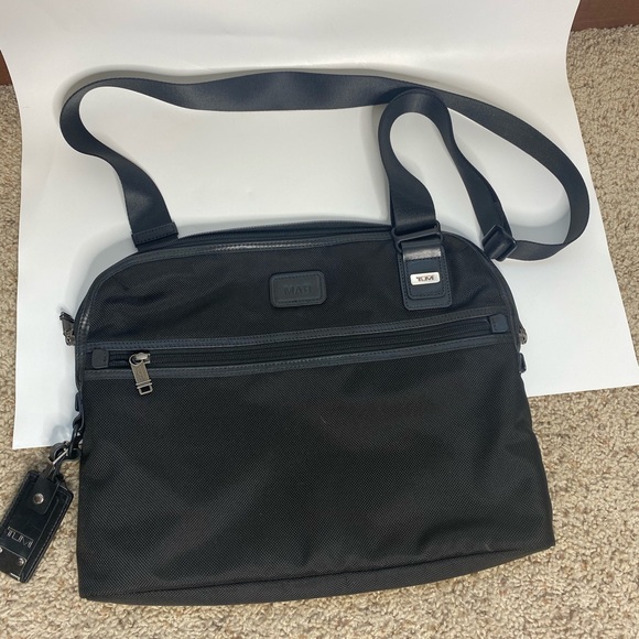Tumi Bags Tumi Messenger Bag 2232dh With Shoulder Strap Poshmark
